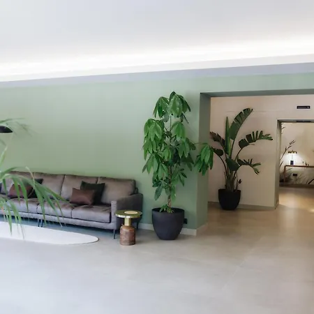 Great Location Near The Colosseum In Central Rome