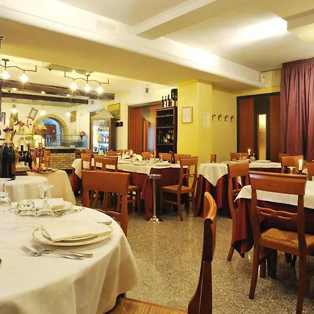 מלון Casa Ferretti Di Ferretti Village 3*