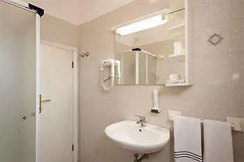 Great Location Near The Colosseum In Central Rome