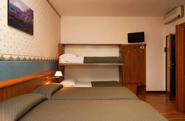 Great Location Near The Colosseum In Rome 호텔 3*