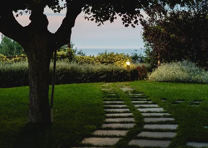 Great Location Near The Colosseum In Rome 3* 실비마리나