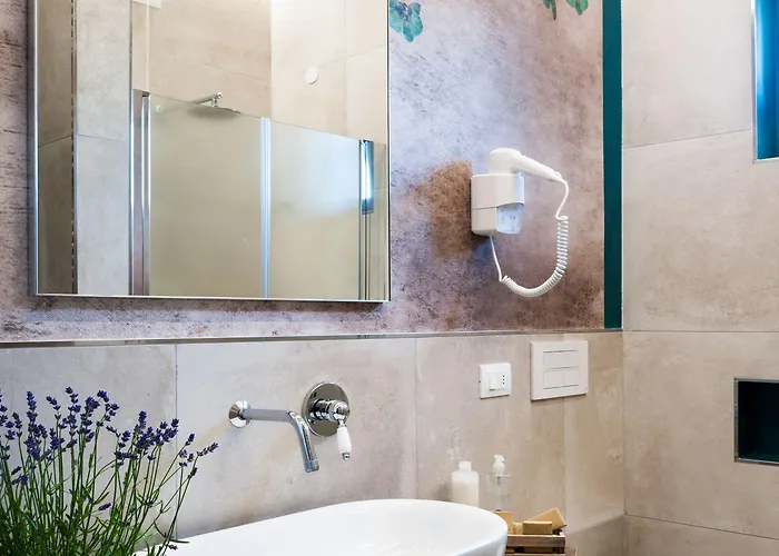 Great Location Near The Colosseum In Rome 3* 실비마리나