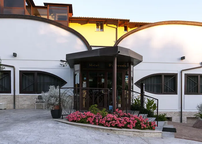 Great Location Near The Colosseum In Rome 호텔