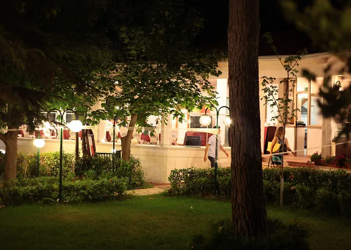 Great Location Near The Colosseum In Rome 3* 실비마리나